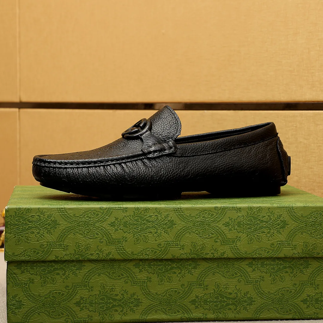 Men's shoes 💰420 💐 Product trademark: GUCCI "Gucci" Doudou shoes Regular size: 38-44 (45🉑️customized) Product materials: Selected imported first-layer calfskin embossed upper + luxury hardware buckle, imported sheep 🐑 leather lining. Strong three-dimensional visual effect, original outsole color: 2 colors available